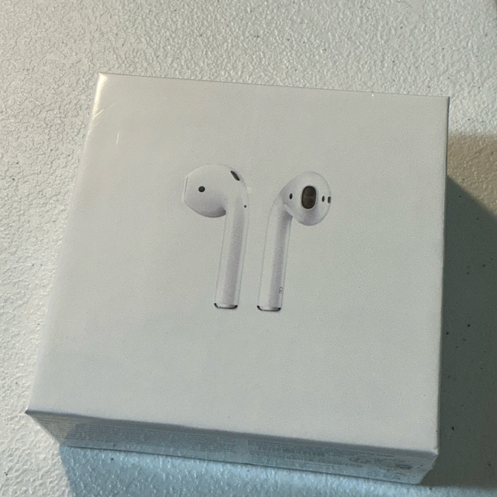 Apple White Wireless Earbuds
